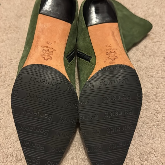 Size 7M Green Suede Booties, NWT - Picture 3 of 4